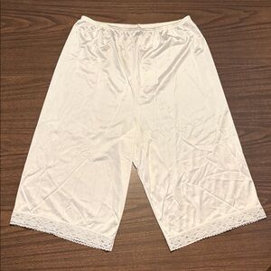 Vanity Fair VINTAGE Size Large White Pettipants Bloomers Knickers